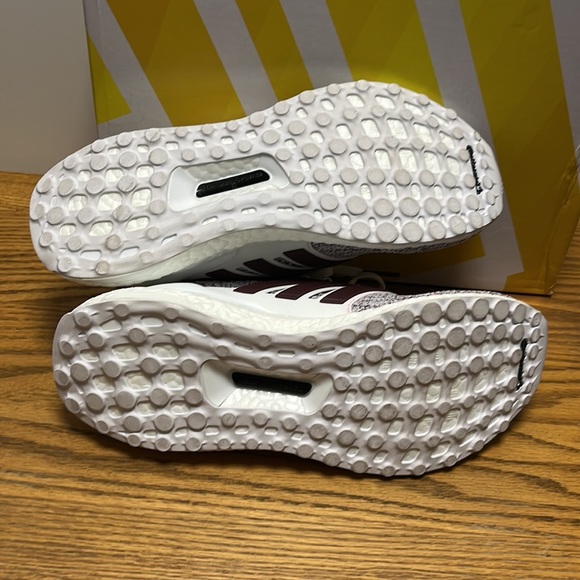 Adidas UltraBOOST running shoe size 8 men’s - Picture 12 of 13